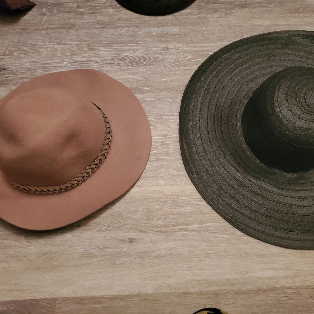 2 hats